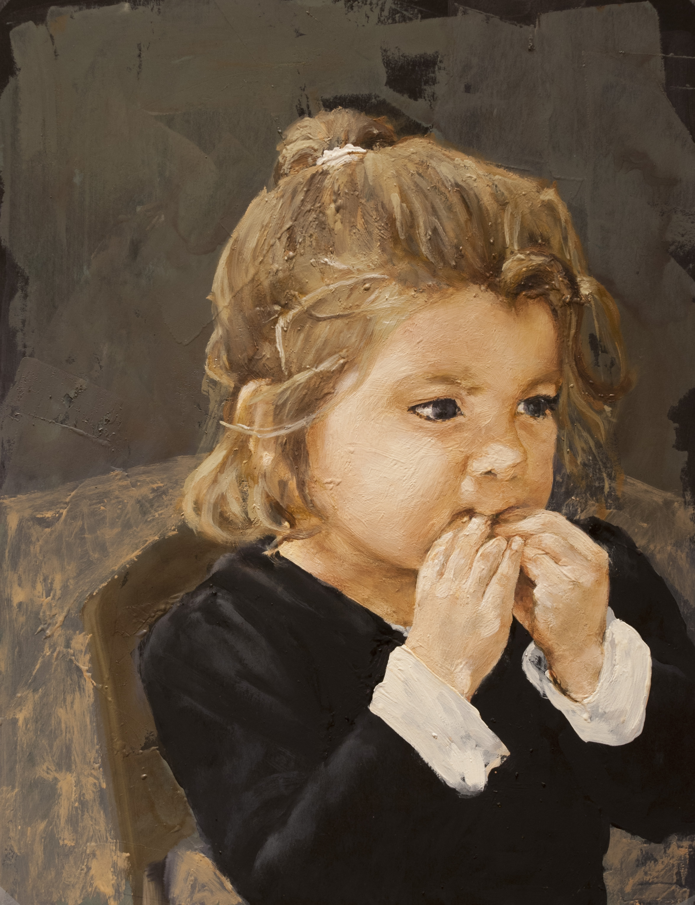 Emilia comiendo pintura de niña comiendo